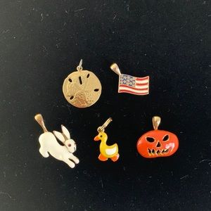 Pendants Pumpkin Sand Dollar Bunny Rabbit Duckling American Flag Holiday Enamel